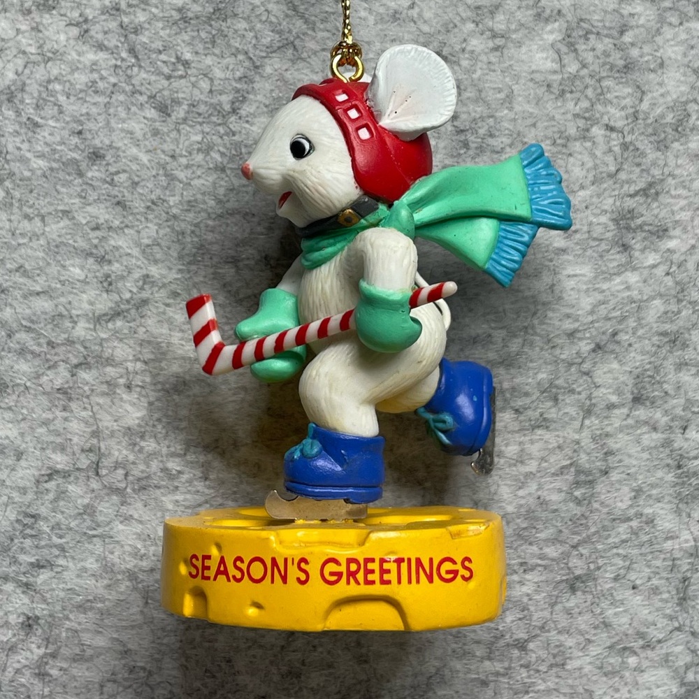 VTG 1994 Lustre Fame Christmas Ornament - Mouse playing hockey on cheese